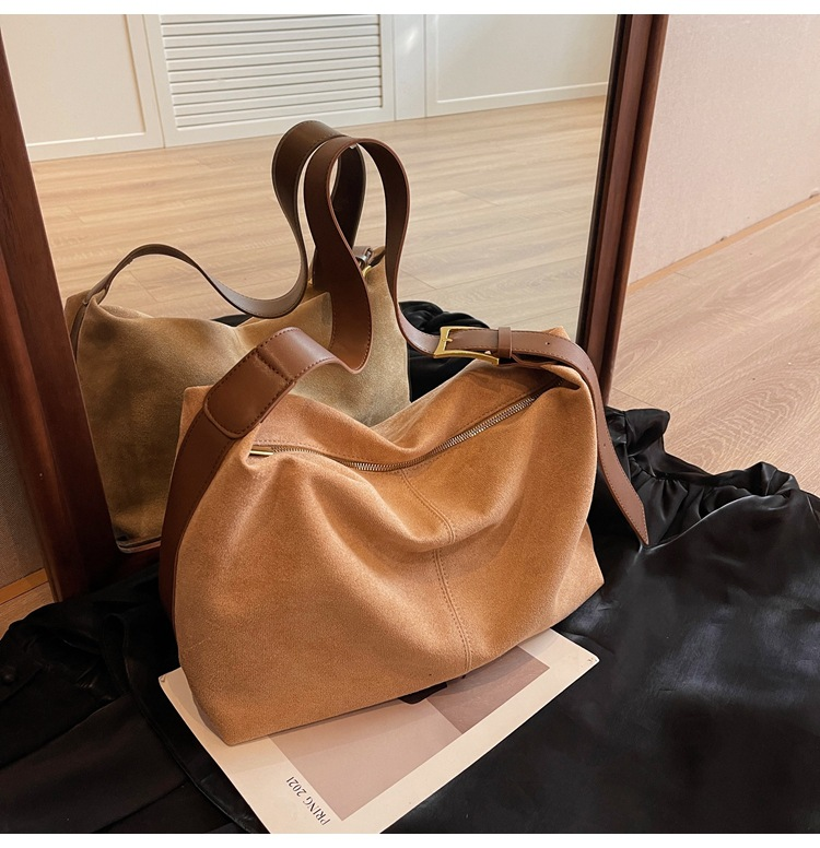 The Sienna Suede Shoulder Bag