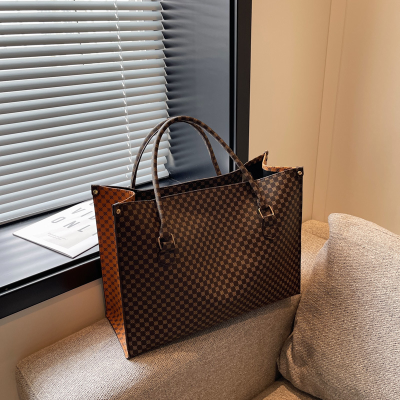 The Checkered Tote