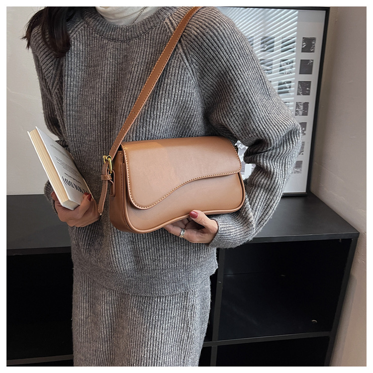 The Livia Shoulder Bag