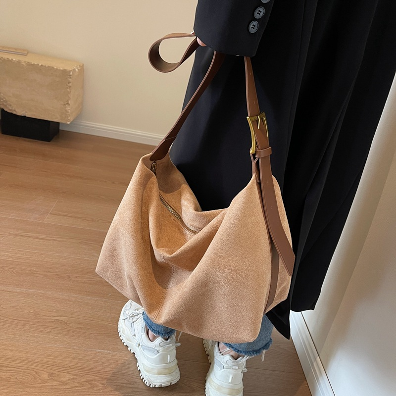 The Sienna Suede Shoulder Bag