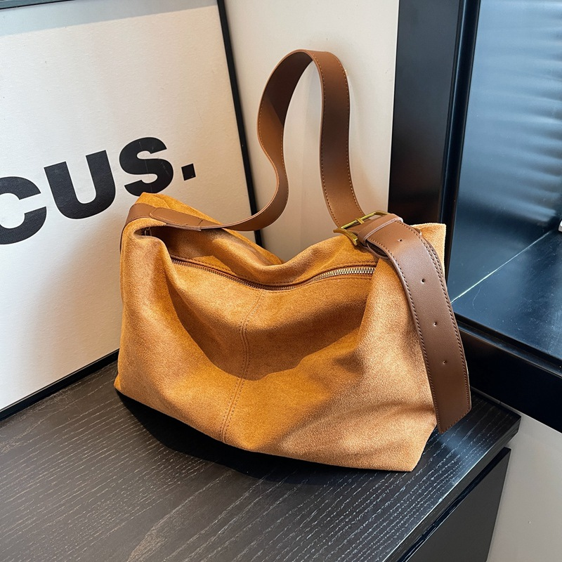 The Sienna Suede Shoulder Bag