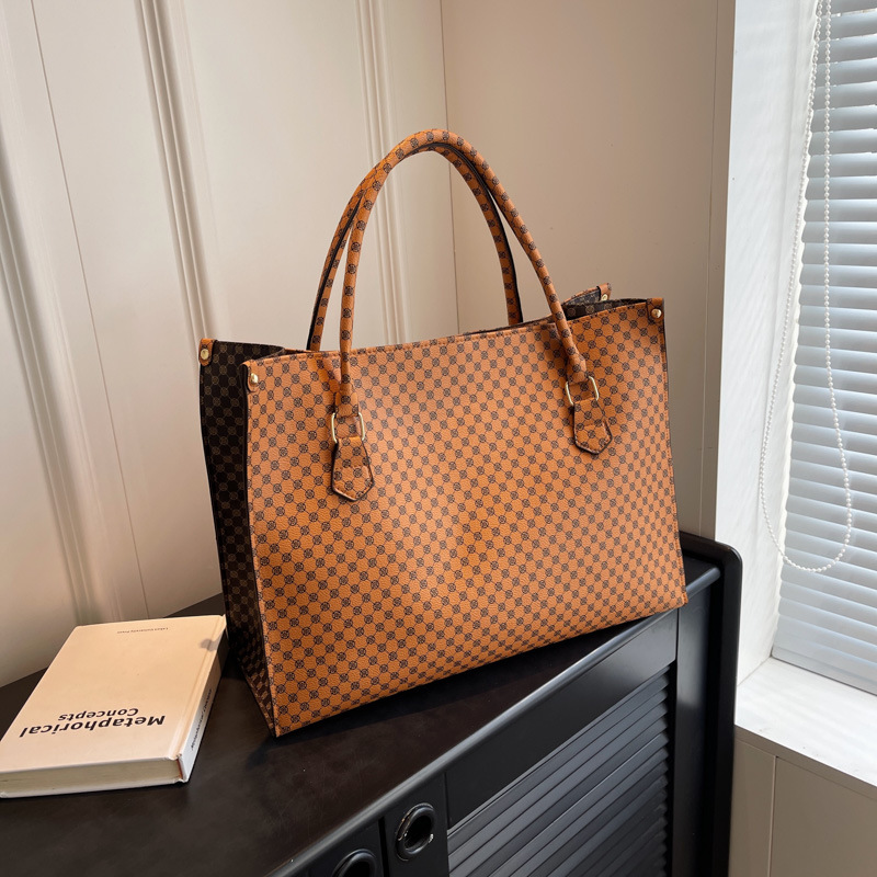 The Checkered Tote