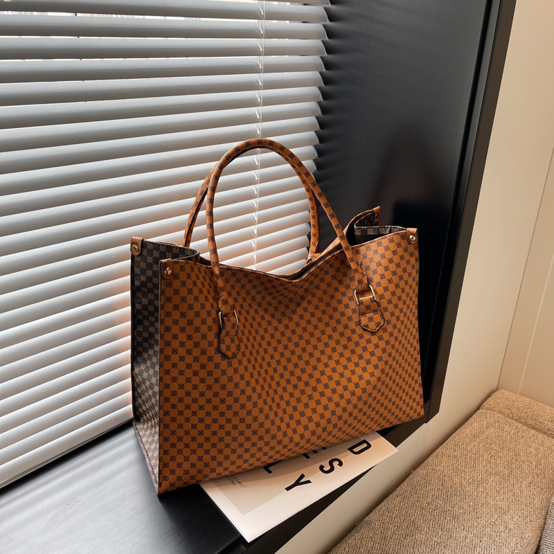 The Checkered Tote